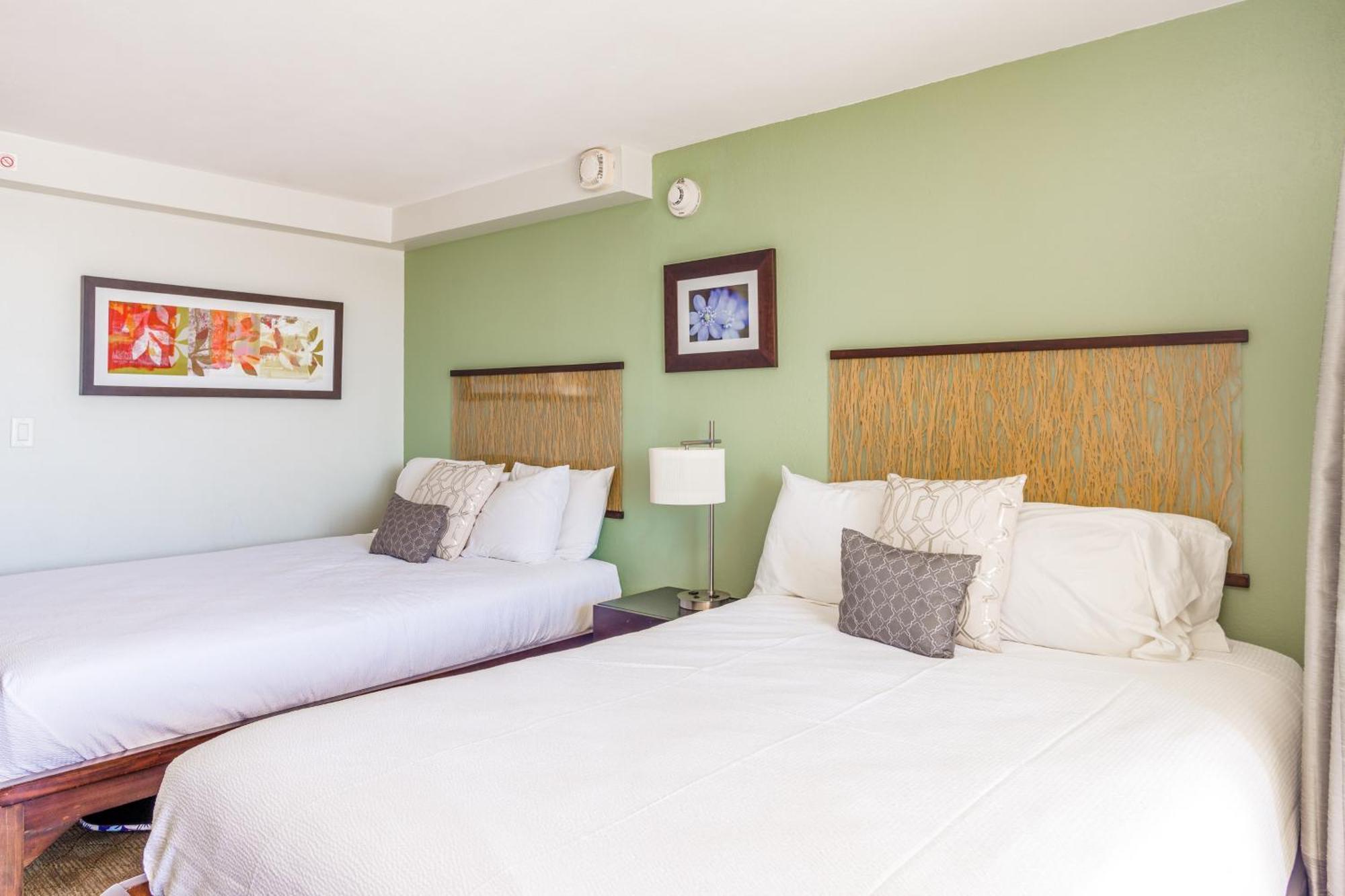 Island Colony Suites Гонолулу Номер фото