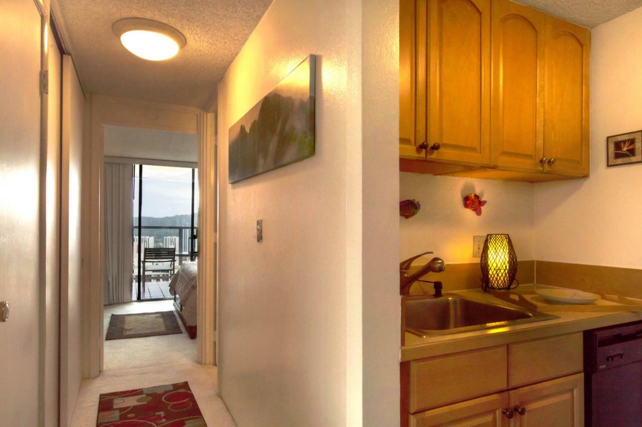 Island Colony Suites Гонолулу Номер фото