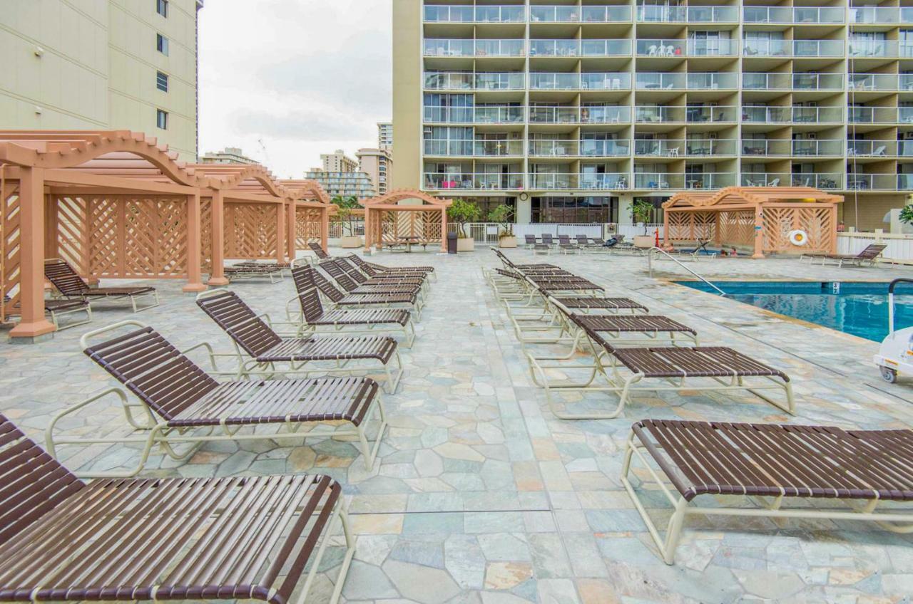 Island Colony Suites Гонолулу Екстер'єр фото